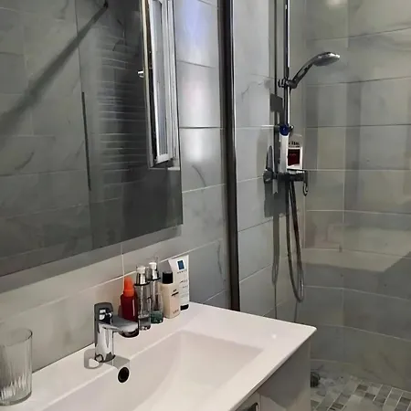 Spacieux A Pres De La Appartement *